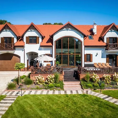 Wrony27a Villa